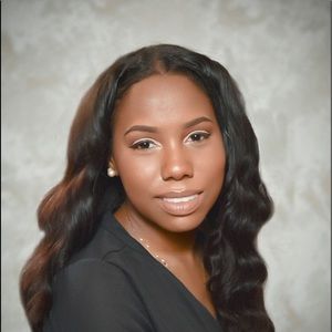 Meet your Posher, Briana